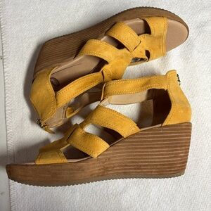 DrScholls Yellow Strappy Sandals